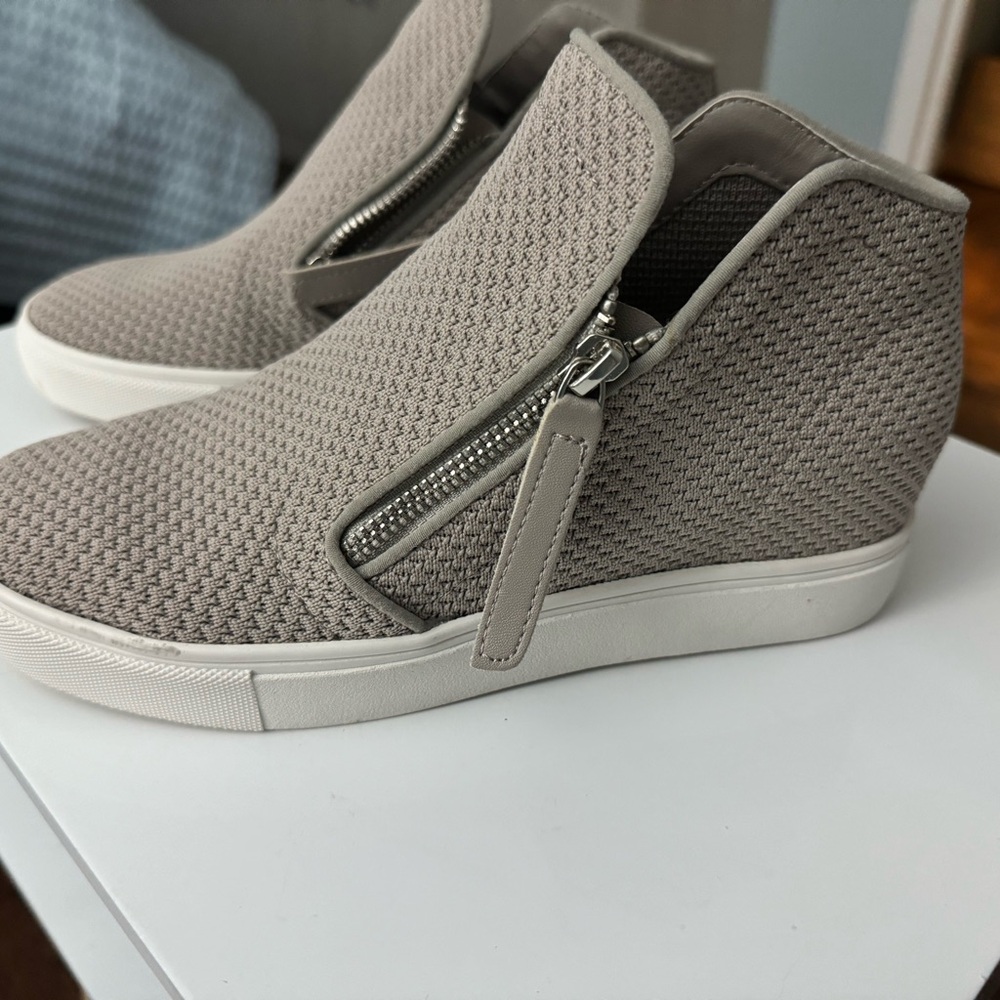 Steve Madden Size 7 Style Click Color Taupe W Box - image 3